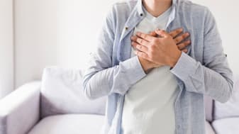 infarto-sintomas-cerebral-renal-por-estres-en-mujeres