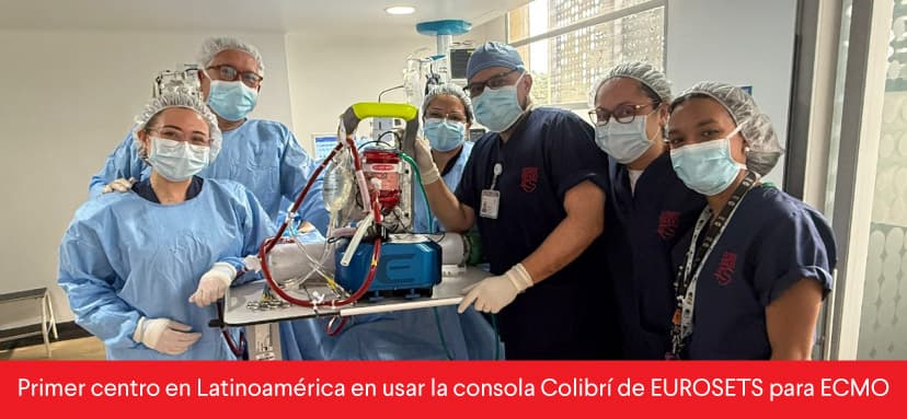 Equipo usando la consola Colibrí ECMO Eurosets 