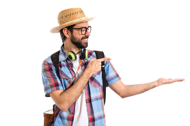 BlogVital Síndrome postvacacional: adaptarnos a la rutina después de vacaciones.hombre con camisa de cuadros y sombrero con apuntando con su mano hacia la izquierda 
